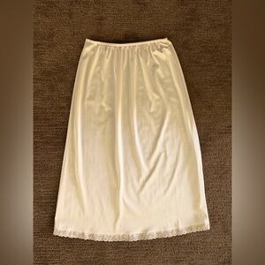 Warner's Half Slip Women’s S Vintage Perfect Measure Lace Trim Nylon Skirt Cream